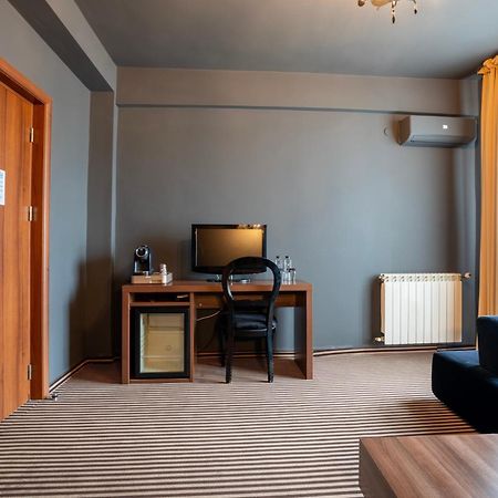 Alex&George Boutique Hotel Κλουζ-Ναπόκα Εξωτερικό φωτογραφία
