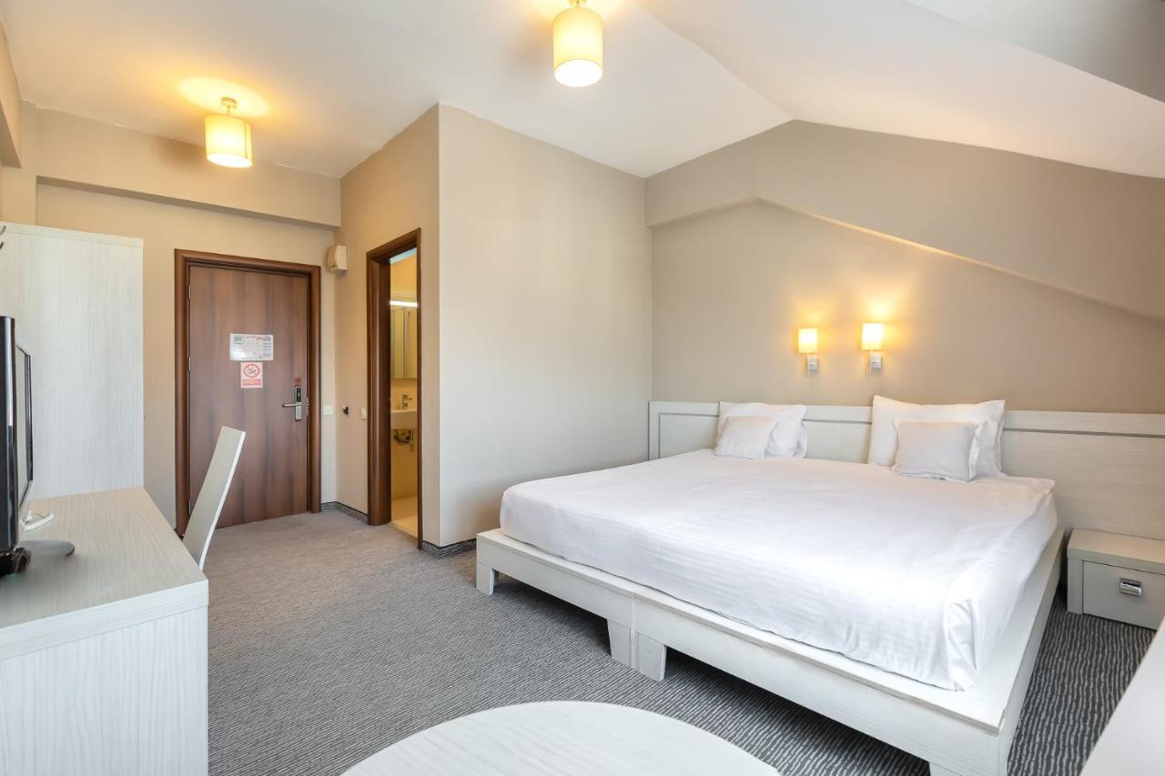 Alex&George Boutique Hotel Κλουζ-Ναπόκα Εξωτερικό φωτογραφία