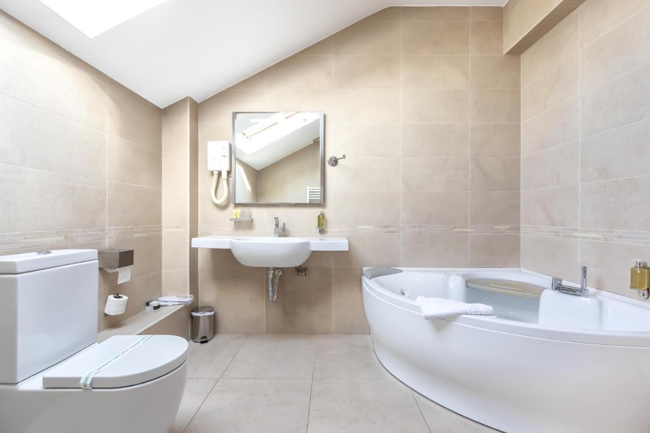 Alex&George Boutique Hotel Κλουζ-Ναπόκα Εξωτερικό φωτογραφία