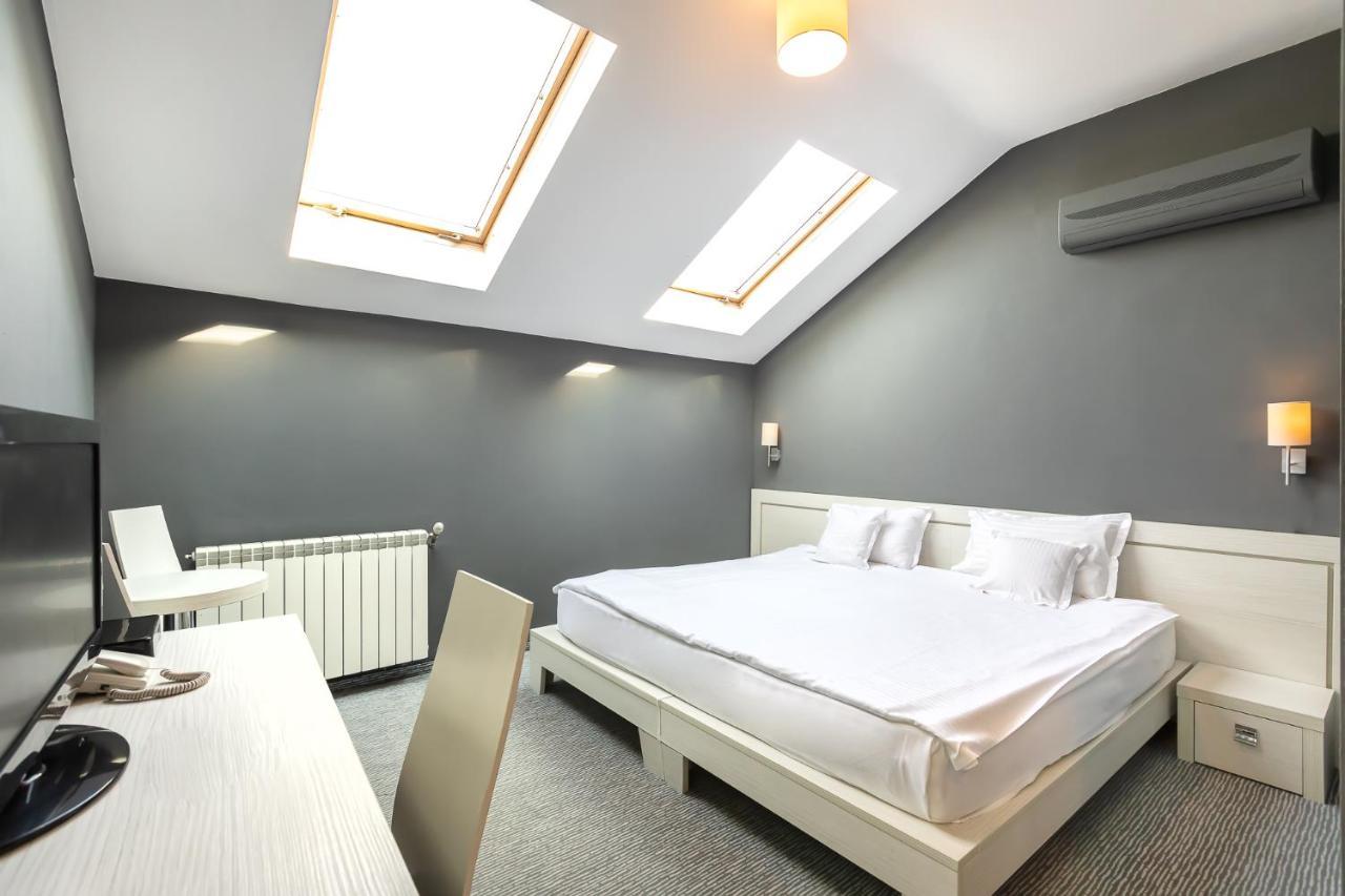 Alex&George Boutique Hotel Κλουζ-Ναπόκα Εξωτερικό φωτογραφία
