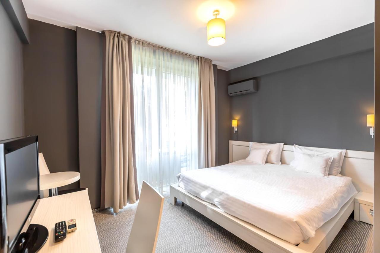 Alex&George Boutique Hotel Κλουζ-Ναπόκα Εξωτερικό φωτογραφία