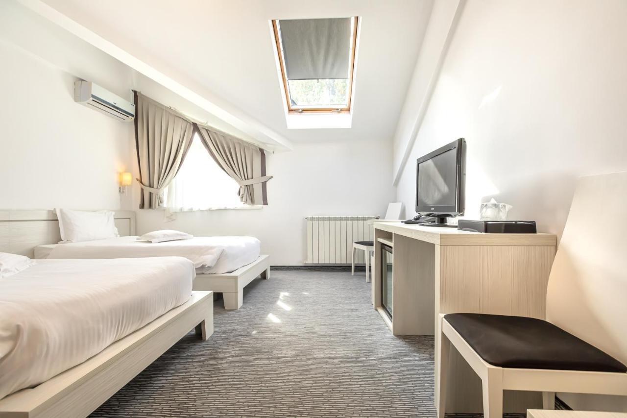Alex&George Boutique Hotel Κλουζ-Ναπόκα Εξωτερικό φωτογραφία