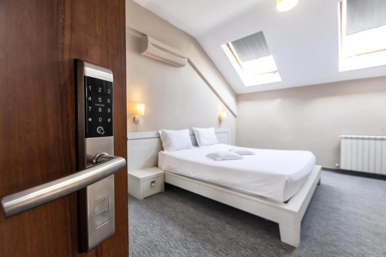 Alex&George Boutique Hotel Κλουζ-Ναπόκα Εξωτερικό φωτογραφία