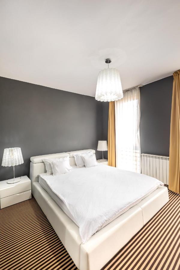 Alex&George Boutique Hotel Κλουζ-Ναπόκα Εξωτερικό φωτογραφία