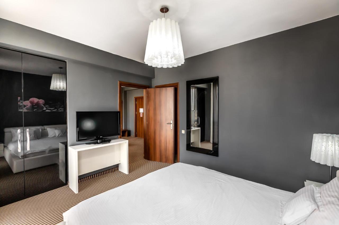 Alex&George Boutique Hotel Κλουζ-Ναπόκα Εξωτερικό φωτογραφία