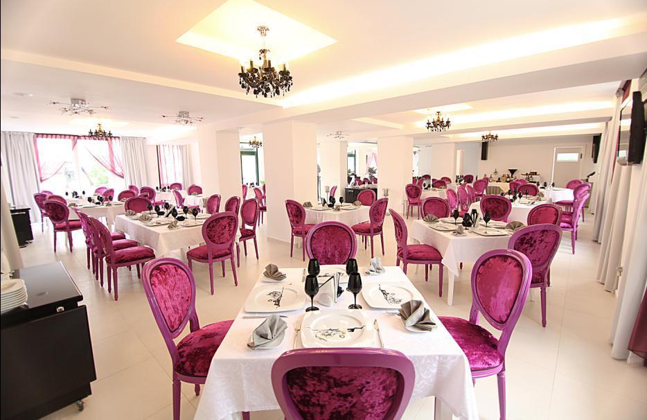 Alex&George Boutique Hotel Κλουζ-Ναπόκα Εξωτερικό φωτογραφία