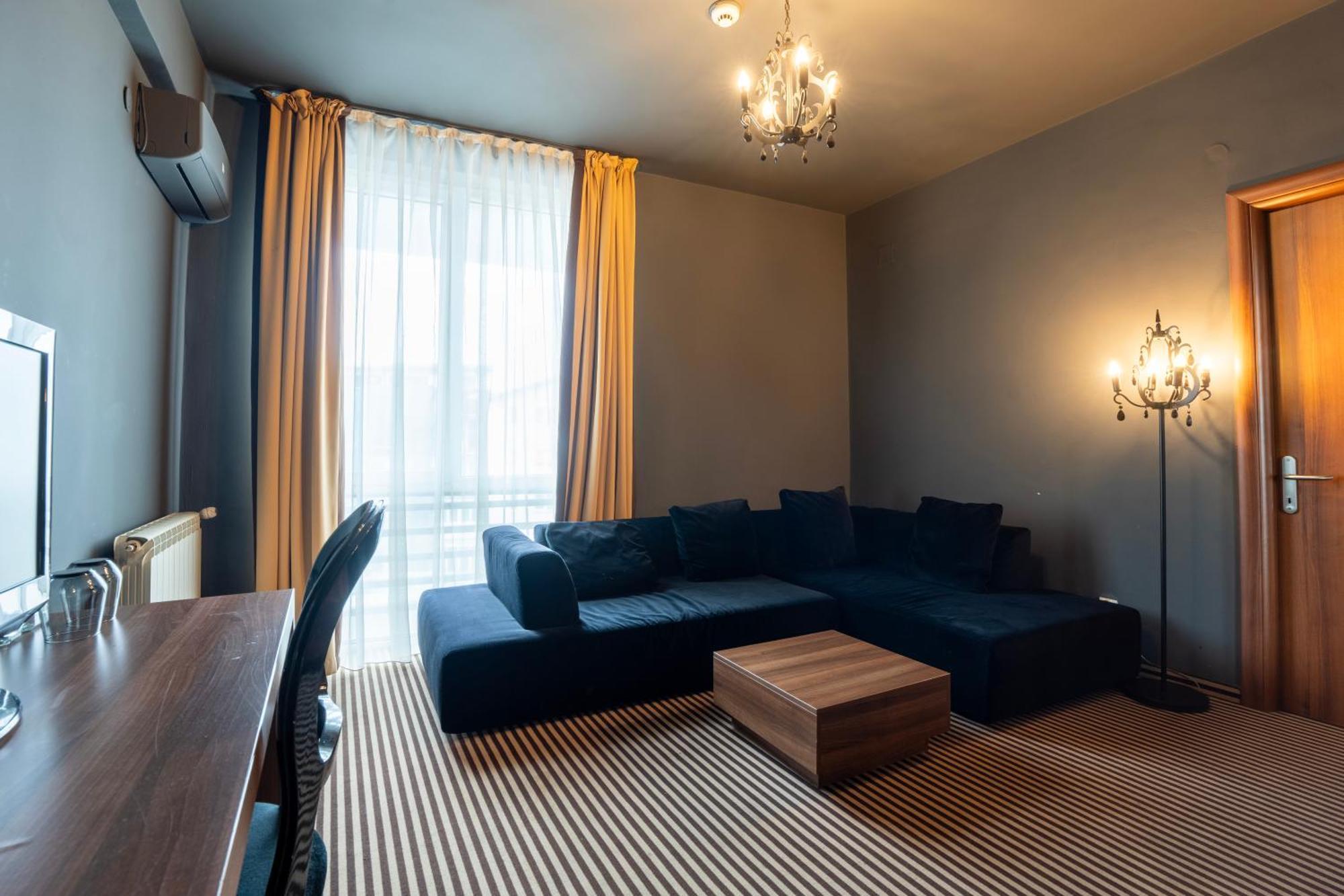 Alex&George Boutique Hotel Κλουζ-Ναπόκα Εξωτερικό φωτογραφία